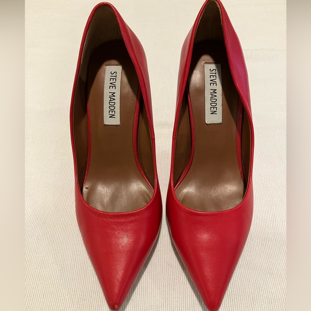 Steve Madden Red Pumps Heels Kisses